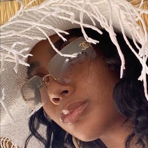 VINTAGE CHANEL SUNGLASSES ☀️